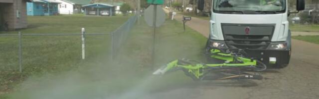 VIDEO: Ovaj kamion krpi do 146 rupa dnevno - za jednu mu treba samo dva minuta