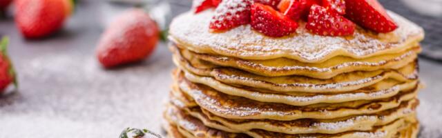 Palačinka torta sa jagodama