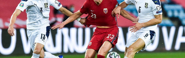 Poker moćnih stao u red, sada je jasno, Srbin je rešenje za Solskjera?