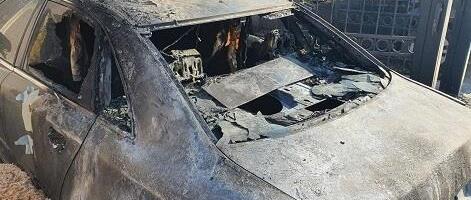 UHAPŠEN PIROMAN IZ KRNJAČE: U zoru zapalio 3 automobila na parkingu - izgoreli "punto", "pasat" i "mercedes"