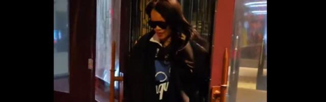 Rijanu udarila vrata zbog telohranitelja, a njena reakcija je HIT: Ovo mu je poručila, snimak postao viralan