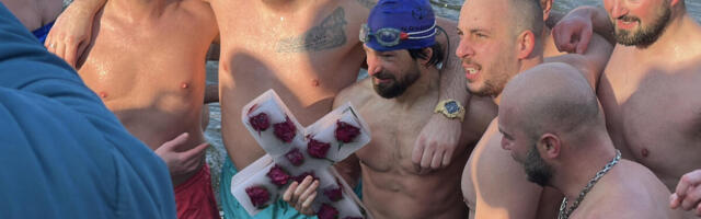 LAZAR PRVI DOPLIVAO DO ČASNOG KRSTA U ČAČKU: "Dvadeset godina sanjam ovaj tenutak" (FOTO)