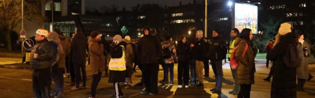 "Crkao je Miloševićev pas": Monstruozni blokaderski komentari: Ni mrtvima ne daju mira (FOTO)