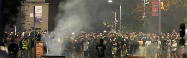 Evo kako blokaderi provode slobodne dane u 'Lazi Lazarević': Javno vređaju Srbe (VIDEO)