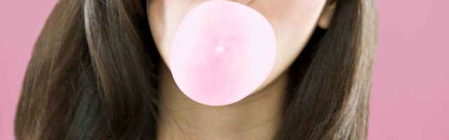 Zaboravićete na žvake i više ih nećete poželeti: Pogledajte šta žvaka radi vašem organizmu!