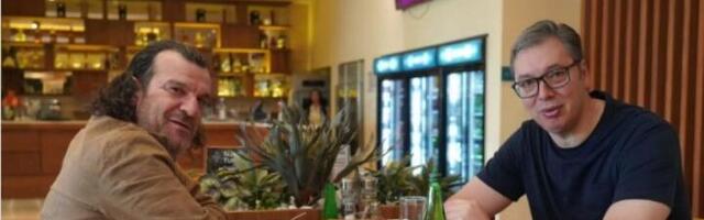 "Za stolom sa prostacima i narkomanima": Vučić se pohvalio, studenti mu adekvatno odgovorili