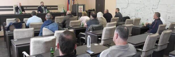 Ministar Zukorlić obišao Krupanj – Razgovor sa mještanima o svakodnevnim potrebama Bošnjaka