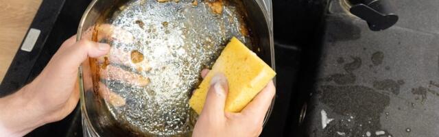 Zapečene mrlje s vatrostalnog posuđa nestaju kao od šale uz ovaj jednostavan trik