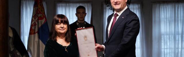 Ministar Selaković uručio Karađorđevu zvezdu književnici Ljiljani Habjanović Đurović