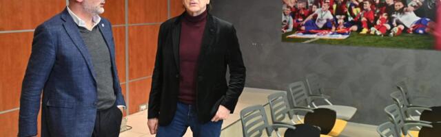 "Čola tražio pasulj da nosi kući, Džej mi je ukrao sve pare" On je otkrio pravu istinu o estradi, sve je rekao