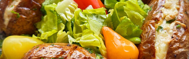 Bakin recept za punjeni krompir u kaputu kom nećete moći da odolite: Domaćice, vadite papir i olovku!