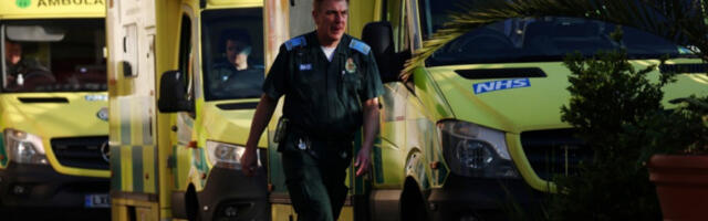 Аутомобил улетео међу пешаке