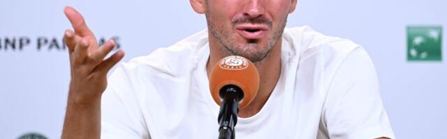 "Pružam punu podršku Đokoviću!" Medvedev stao uz Novaka u Parizu