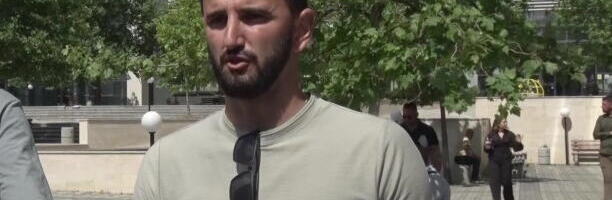 UHAPŠENIMA NA GAZIMESTANU SUD U PRIŠTINI ODREDIO KAZNE OD PO 700 EVRA Otašević: Policija nas je i fizički i psihički maltretirala