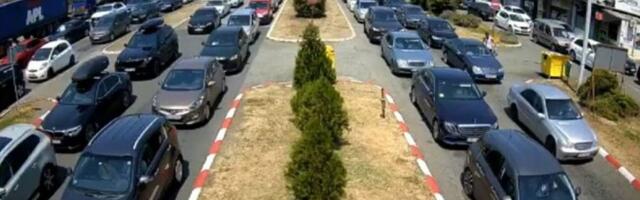 NEPREGLEDNE KOLONE NA ULAZU U GRČKU! Ovo je ludilo! Evo na koje čekanje morate da se pripremite! (FOTO)