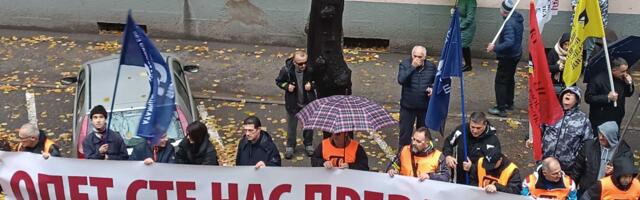 Protest u Nišu - prosvetari ne odustaju od zahteva, nastavljaju štrajk i najavljuju radikalizaciju