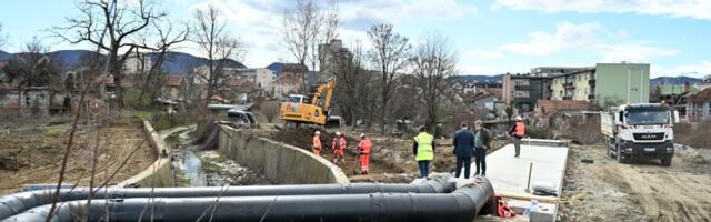 Počela izgradnja mosta preko Lozničke reke na trasi Bulevara vojvode Putnika