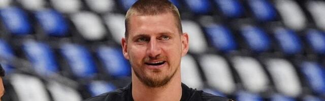 Ovo je Jokićev sin! Ignjat i Ognjena na tribinama, tata ponosan (VIDEO)