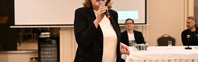 Vučić obećava leteće automobile ljudima koji nemaju kanalizaciju