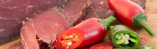 Mnogi nisu svesni rizika: Koliko suvo meso sme da stoji u frižideru, čak i ako izgleda dobro?