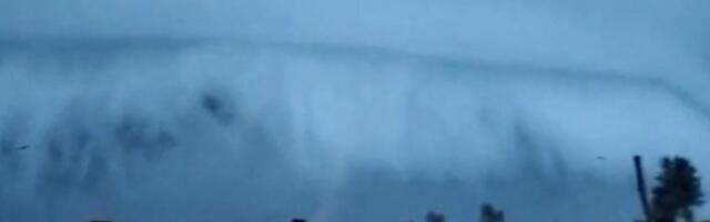 OGROMAN TALAS PREKLOPIO KUPAČE, IMA MRTVIH! Užas na obali, samo su se čule cika i vriska! (VIDEO)