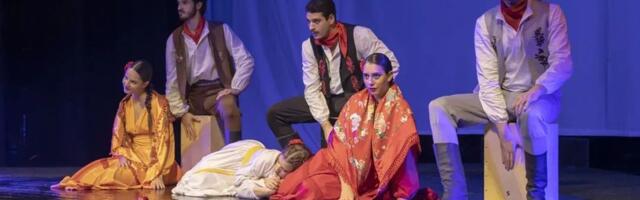 Umetnost čuva identitet: Predstava „Jerma – zemlja bez kiše“ okupila predstavnike institucija romske zajednice