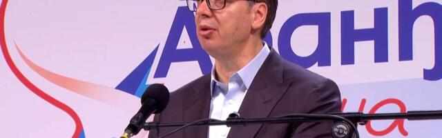 UŽIVO PREDSEDNIK VUČIĆ SE OBRAĆA GRAĐANIMA U ARANĐELOVCU Sportska hala puna do poslednjeg mesta
