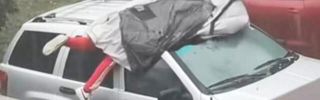 Telom je zaštitio automobil od grada: Izračunao da je bolje da dobije po bubrezima, nego po džepu