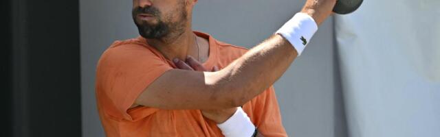 Novak upalio alarm pred Vimbldon, ali stigla ohrabrujuća vest sa terena!