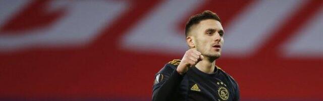 TADIĆ POGOĐEN ČAŠOM PIVA U GLAVU! Navijači Groningena iskalili bes na kapitenu Srbije, evo šta je Dušan rekao posle toga (FOTO)