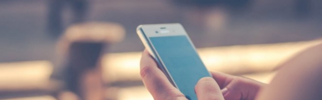 Ove navike nam UNIŠTAVAJU TELEFONE, a svakodnevno ih PONAVLJAMO! Obratite pažnju - evo gde GREŠITE!