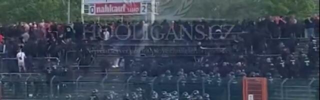 Haos u Berlinu u 4. ligi: Povređeno 155 policajaca (VIDEO)