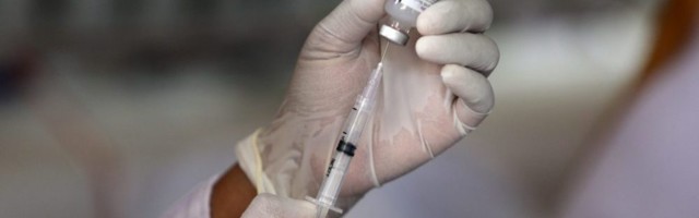 Istraživanje: Preporuke lekara da se vakcinišu protiv korone poslušalo bi 46 odsto građana Srbije