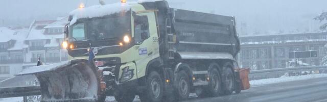 Mećave okovale zapad Srbije: Na snazi zabrana saobraćaja za kamione, putevi se čiste po prioritetima