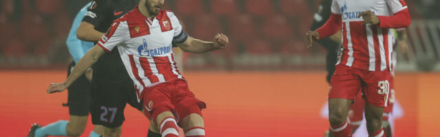 Pobeda zlata vredna! Zvezda sa igračem manje srušila FCSB na "Marakani", Učena umalo tragičar (FOTO/VIDEO)