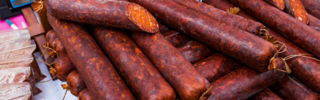 OVU KOBASICU NIKAKO NEMOJTE JESTI, PRONAĐENA JE OPASNA BAKTERIJA: Može izazvati SPONTANI POBAČAJ i SEPSU!