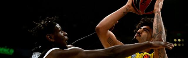 Partizan ispraznio Arenu pre kraja utakmice! Makabi ponizio crno-bele u njihovoj kući