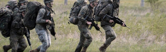 Европској унији потребна војна сила од 100.000 војника