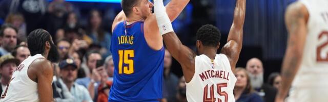 Denver „prokockao“ prednost u poslednjih pola minute: Jokić nije uspeo da pogodio za trijumf (VIDEO)