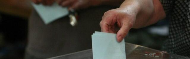 Osobe sa laptopovima, skrivaju se od kamere: Kol centar SNS i u hotelu Đerdap?