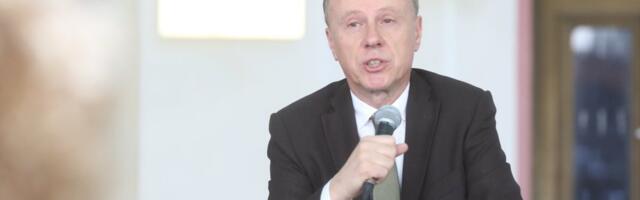 Zaustavite blokaderskog papu: Da li postoji mesto gde ovaj ne laje na Srbiju?!