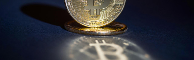 Bitkoin na pragu novog rekorda od 50.000 dolara