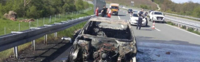 Zapalio se “mercedes“ na auto-putu kod isključenja za Takovo