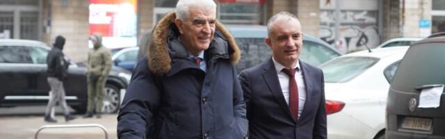 Borović: Mnogi iz Ćacilenda obilaze restorane da uzimaju reket