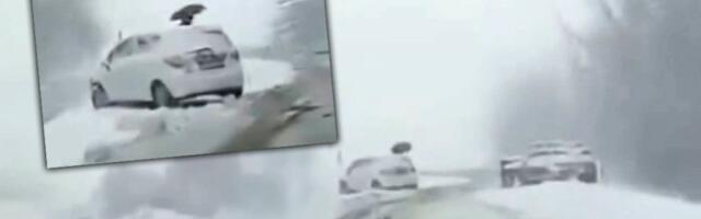 Katastrofa: Sudar dva automobila, jedan potpuno havarisan