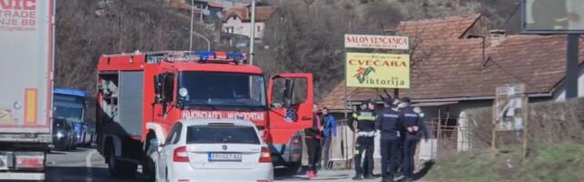 Bizarna havarija na magistralnom putu: Automobil planuo u pokretu, kolone kilometarske