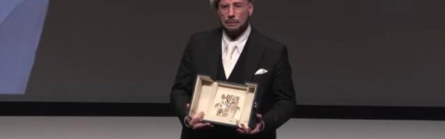 Filmska legenda zablistala u Kanu: Glumac izgleda neprepoznatljivo, svi komentarišu da izgleda 20 godina mlađe (FOTO)