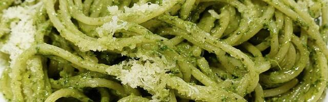 Kako da napravite domaći pesto sos: Idealan za paste i salate