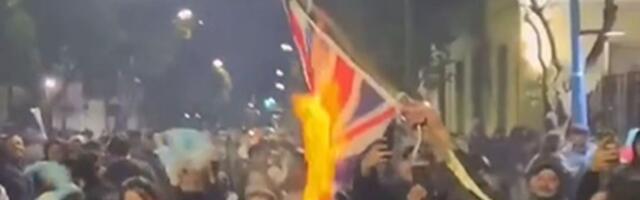 Argentinci zapalili "pogrešnu" zastavu pred polufinale Mundijala, Englezi ih odmah isprozivali