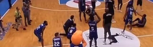 PONIŽAVANJE! Bivši košarkaši Zvezde i Partizana primorani da KLEČE NA KOLENIMA (VIDEO)